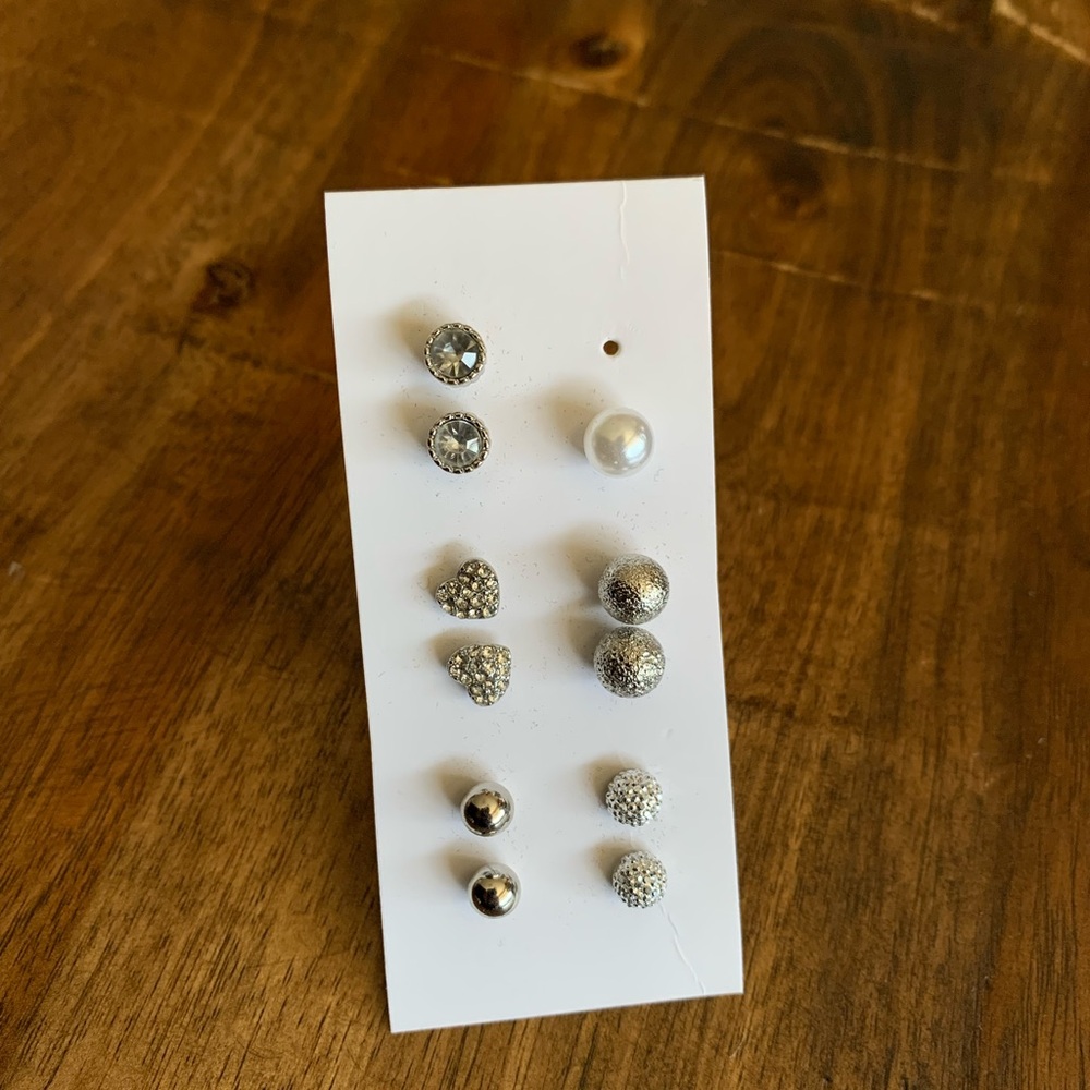 Elegant Silver and Pearl Stud Earring Set